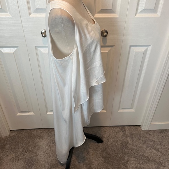 BCBG size M top - Picture 6 of 9